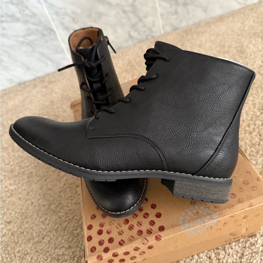 EuroSoft Black Leather Ankle Booties for Women - Picture 3 of 8